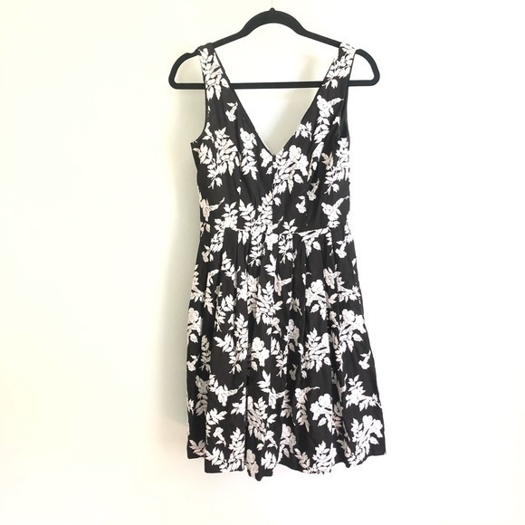 Betsey Johnson Dresses & Skirts - Betsey Johnson Black White Floral Cocktail Dress 4